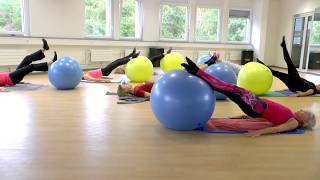 Pilates mit dem Gymnastikball Teil 3 [upl. by Nnod]