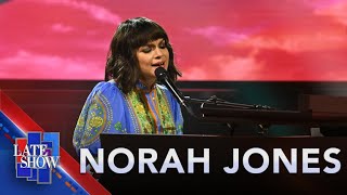 quotParadisequot  Norah Jones LIVE on The Late Show [upl. by Clementia]