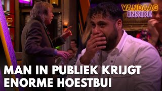 Man in publiek bij Vandaag Inside krijgt enorme hoestbui Johan geeft hem glaasje water [upl. by Deehsar]