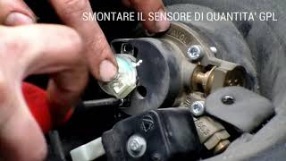 BOMBOLA GPL SCADUTAAuto a GPL Revisione Serbatoio Tutorial Smontaggio [upl. by Ynohtnad661]