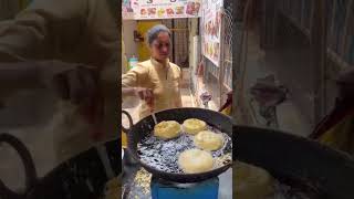 King size pakoda viralshort streetfoood streetsfoods food video indianfood streetfoodies [upl. by Sabanrab677]