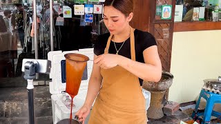 Beautiful Thai Lady The Most Popular Coffee Lady in Bangkok  PloySai Coffee  Thai Street Food [upl. by Emmey828]