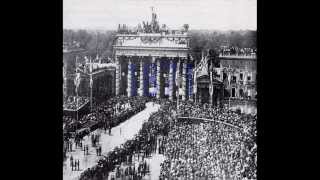 Das Brandenburger Tor im Wandel der Zeit [upl. by Ardnuahc195]