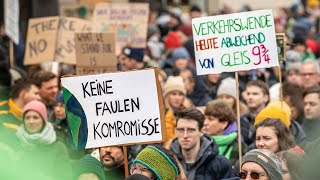 Verdi und „Fridays for Future“ demonstrieren gemeinsam für die Verkehrswende [upl. by Hashimoto]