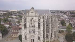 La Cathédrale de Beauvais entre le Ciel et la Terre [upl. by Eintrok]