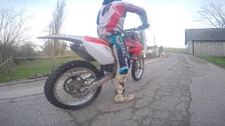 Nouvelle moto   250 crf 2009  enduro  Un bourdon parmi les abeilles [upl. by Madlen96]