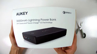 AUKEY PBT11 30000 mAh Quick Charge 30 Lightning POJEMNY Power Bank RECENZJA  ForumWiedzy [upl. by Reni]