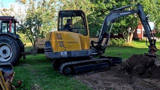 Fixar hos grannen med Volvo EC35 minigrävare [upl. by Assehc453]