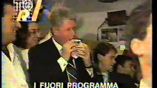 Clinton nella Pizzeria Di Matteo  G7 Napoli 1994 [upl. by Veator]