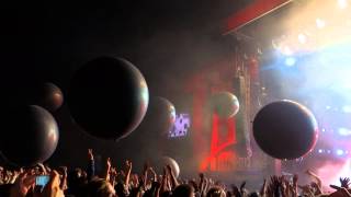 Muse  Giant balloons release Live at Lollapalooza 2015 [upl. by Sedgewick]