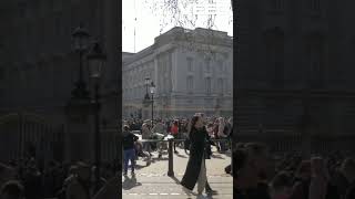 THE ROYAL BUCKINGHAM PALACE IN LONDON [upl. by Wickner753]