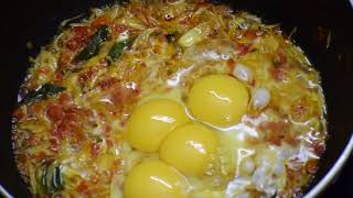 How To cook Egg Fried Rice Bachelor Boys Making Quick and Easy Fried Rice  Tasty Recipes [upl. by Criswell980]