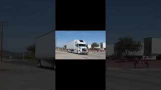 bigrig trucking trucks semi Barstow Ca 0450 shorts [upl. by Antonie594]