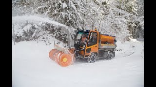 Winterwanderwege Mit Schneefräse und Sägemehl für Sicherheit und Komfort [upl. by Yenaffit]