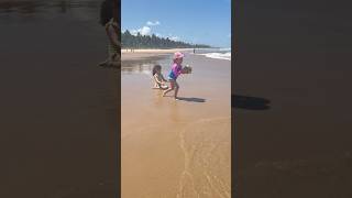 Jogo de bola na Praia [upl. by Lucais]