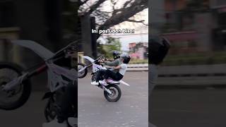 CRF 150 Wheelie berdua crf hondacrf crf150rb viralvideo crf150supermoto crf150l [upl. by Nahsor628]