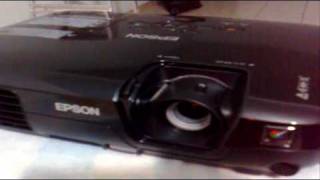 EPSON Powerlite s8 detalles y en funcionamiento [upl. by Nylzzaj]