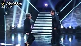 Amitabh Bachun DanceBala bala song  Salman khan huss huss k pagal hogy [upl. by Aeret]