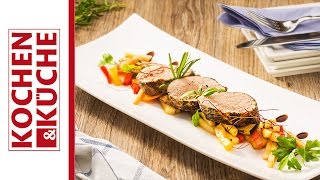 Schweinsfilet im Kräutermantel grillen  Kochen und Küche [upl. by Assela]