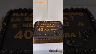 Torta con scritta simpatica nera e oro cake cakedesign cakedecorating black gold [upl. by Morna]