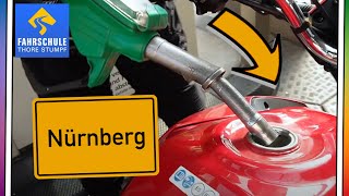 Wie Tanke ich ein Motorrad  Motorrad Tanken einfach erklärt  Fahrschule Stumpf in Nürnberg [upl. by Assirak]