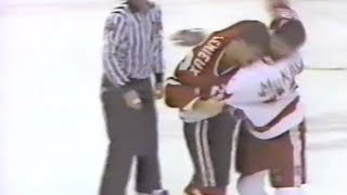 Jocelyn Lemieux vs Randy McKay Mar 24 1990 [upl. by Michell]