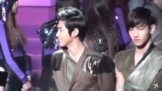 110114 Fancam Homin in Music Bank ending [upl. by Spiro]