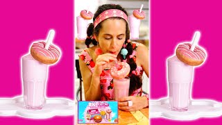 EL BATIDO ROSA de BARBIE 💖🥤💖 BARBIE PINK DONUT SHAKE 💅😋💄 Shorts [upl. by Lorant883]