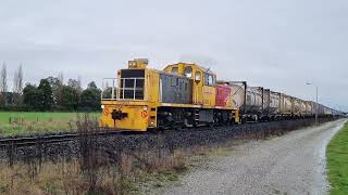 DSG Shunter Hauling Lengthy Y35 Shunt [upl. by Bakemeier]