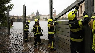 Fortes précipitations et inondations attendues en Europe centrale [upl. by Pega]