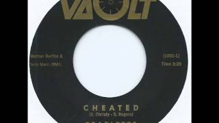 Pearletts aka Pearlettes  Cheated  Can This Be Love Vault 100 1962 [upl. by Anaicilef464]