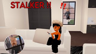 WE HAVE A STALKER 😱😬  WE KILLED HER 🔪 VOICED RP 🗣️  ROBLOX 🌴 [upl. by Heman]