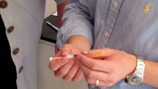 Botox Training the difference between 1 ml and 05 ml syringes [upl. by Hochman405]