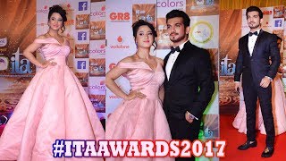 Aalisha Panwar amp Arjun Bijlani At ITA Awards 2017 Red Carpet  Ishq Mein Marjawan [upl. by Julee431]