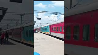 announcement 02570 Humsafar Express at New Delhi Railway Station [upl. by Hsenid477]