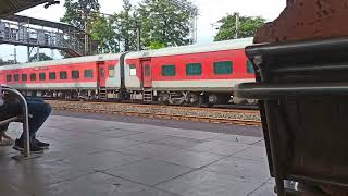 Poorva Express New Delhi to Howrah [upl. by Garibald]