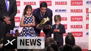 Goldener Schuh Luis Suarez jubelt mit den Kindern  Fußball International [upl. by Nohsreg]