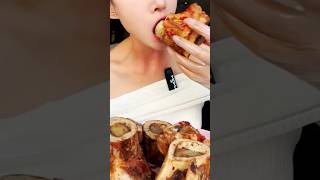 Asmr Eating big bone marrow 🥩bonebonemarroweatingmukbangmuttonmeatmuttoncurryasmrvideoasmr [upl. by Nirihs734]