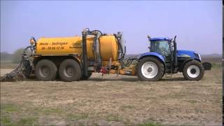 Injecting slurry with New Holland T7040 [upl. by Luigi]