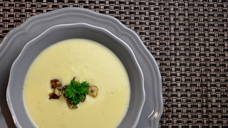 Selleriecremesuppe mit Champignonwürfeln  Thermomix [upl. by Ahsinnod]