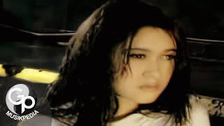 Nafa Urbach  Hati Yang Rindu Official Music Video [upl. by Resee152]