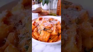 Creamy Tomato and Spinach Pasta  Easy amp Delicious Weeknight Dinner [upl. by Shirberg]