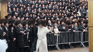 Satmar Wedding  Williamsburg  שמחת החתונה  נכד כquotק אדמוquotר מסאטמאר שליטquotא [upl. by Nickolas732]