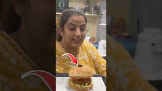 Tannu ne bnaya khud ke leye burger tamannaandpraveen [upl. by Lebyram]