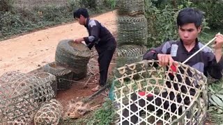 A poor orphan weaved many chicken cages to sell [upl. by Juline]