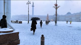 Walking Tour in St Petersburg Russia №232 SNOWFALL on the Palace square  4K street walk [upl. by Isolt]