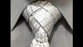 How to make a different tie knot Como hacer nudo de corbata diferente [upl. by Cornish227]