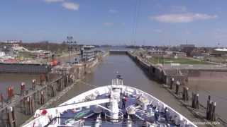 Kiel Canal  NordOstseeKanal Schleusenmanöver in Brunsbüttel by Reisefernsehencom  Reisevideo [upl. by Asiak]