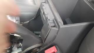 retirar console hilux 2015 para mexer alavanca cambio [upl. by Yxor]