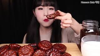 직접 만든 생초콜릿 품은 약과 먹방 Choco Yakgwa REALSOUND MUKBANG ASMR  Korean dessert Yakgwa Recipe  甘い韓国デザート 薬菓 [upl. by Etom]